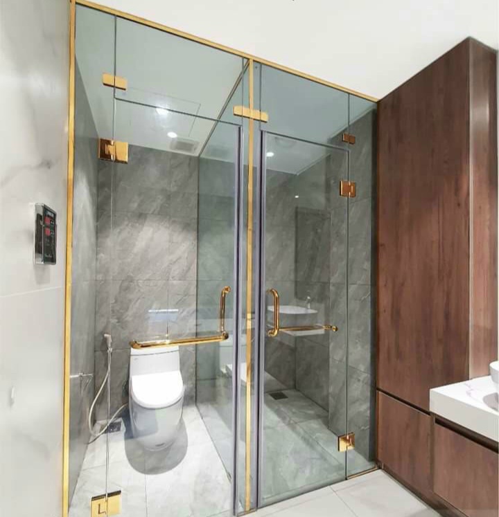 Mùa xuân 2024, hãy đón nhận cabin phòng tắm kính mới nhất, giúp tối ưu hóa diện tích phòng tắm và mang đến không gian sang trọng, hiện đại. Xem hình ảnh để cảm nhận sự tinh tế và tiện nghi của sản phẩm Cabin phòng tắm kính, đem đến giải pháp tối ưu cho không gian phòng tắm của gia đình bạn.